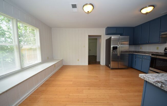 FABULOUS UPDATED KITCHEN with 3 bed 1 bath near U of M