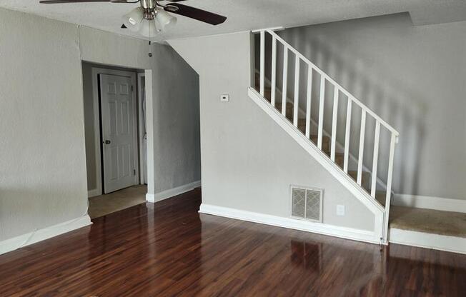 1121 ELK AVE