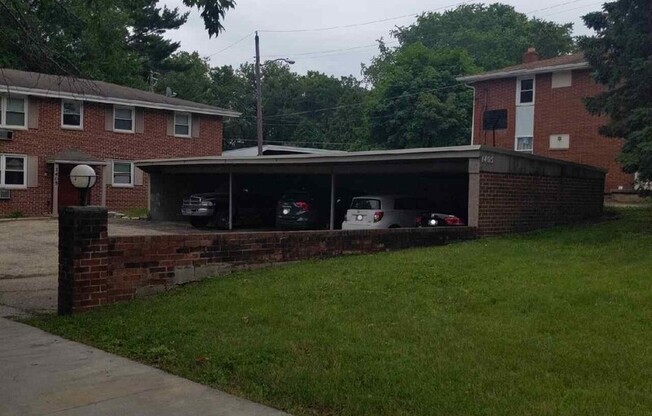 1405 S TAYLOR ST
