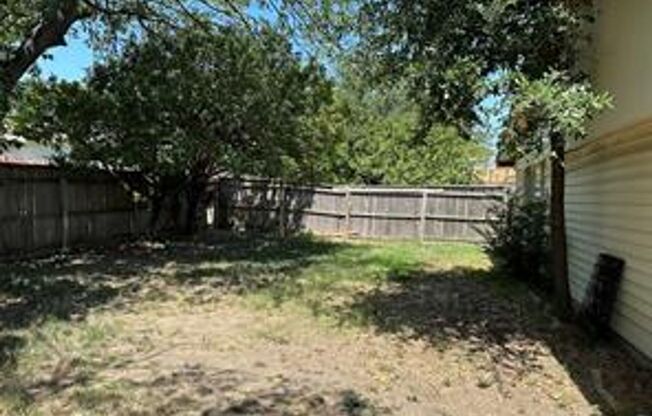 3 beds, 2 baths, $2,100