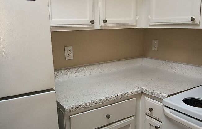 1 bed, 1 bath, 660 sqft, $875, Unit N105