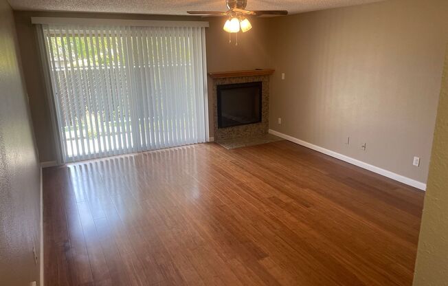 2 beds, 1 bath, 850 sqft, $1,550, Unit 09