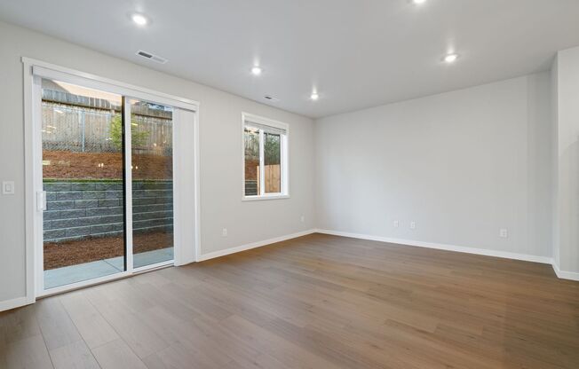 3 beds, 2.5 baths, 1,475 sqft, $2,595, Unit 3330