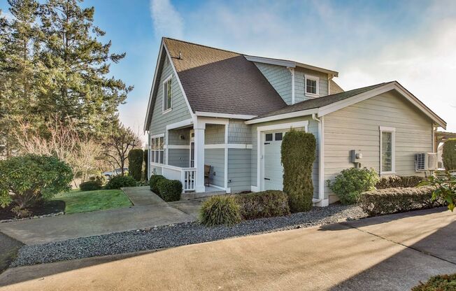 Gorgeous- Fully Furnished Home in Holmes Harbor, Pet Friendly and Landscape Included!