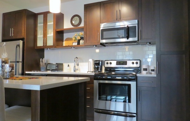 1 bed, 1 bath, 809 sqft, $1,765, Unit 214