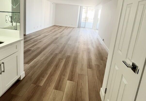 1 bed, 1.5 baths, 1,373 sqft, $4,595, Unit 709