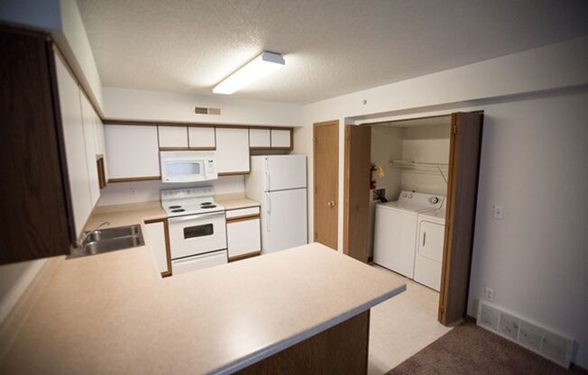 $1,075 | 2 Bedroom, 1 Bathroom 2nd Floor Condo | Pet Friendly* | Available for August 8st, 2024 Move In!