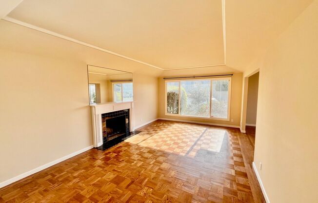 GORGEOUS, BEAUTIFULLY MAINTAINED 3 BED/2 BATH HOUSE WITH GARAGE!!!