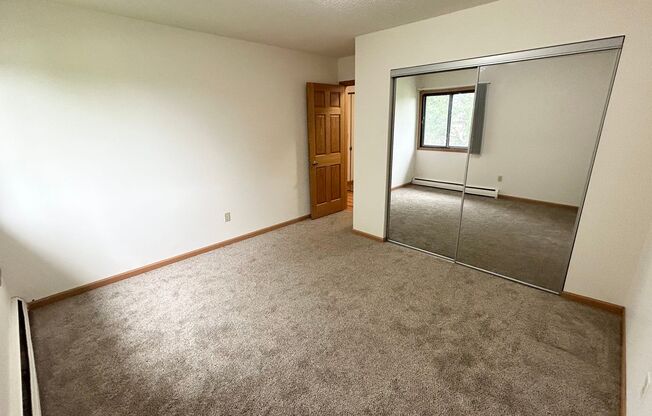 2 beds, 1 bath, 1,000 sqft, $910, Unit 2571-318