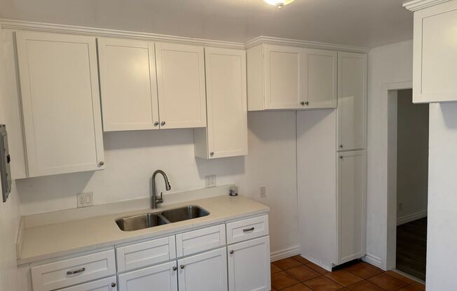 Berendo Partnersip - 749 S. Berendo St