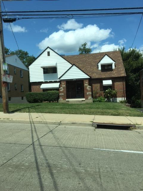2772 QUEEN CITY AVE