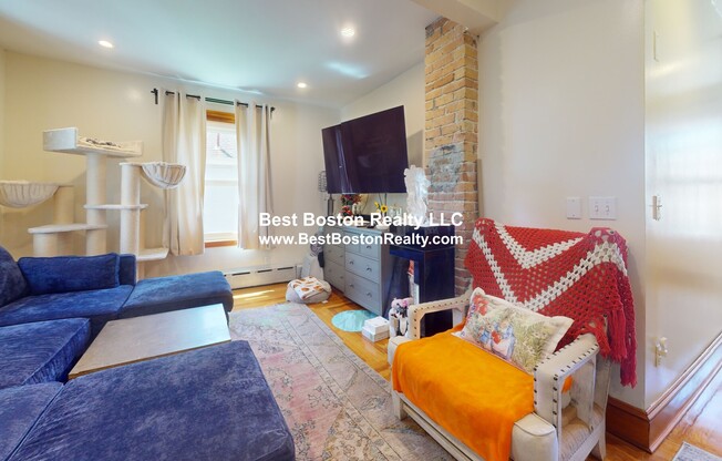 18 NASHUA ST
