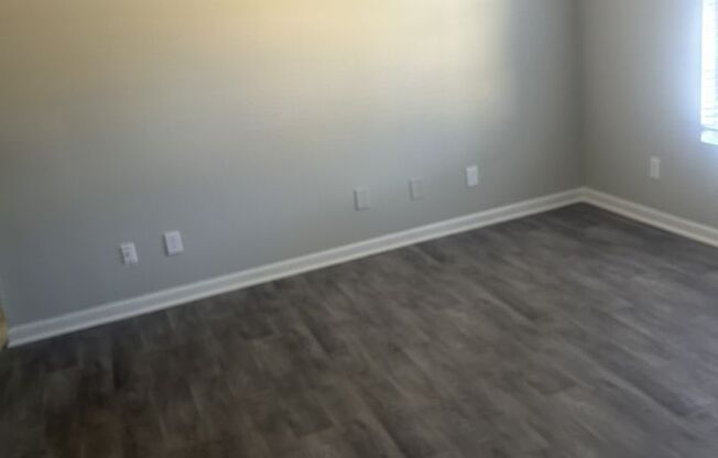 1 bed, 1 bath, 612 sqft, $895, Unit F061