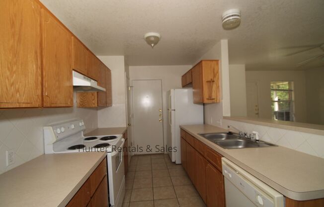 3 beds, 2 baths, $1,075