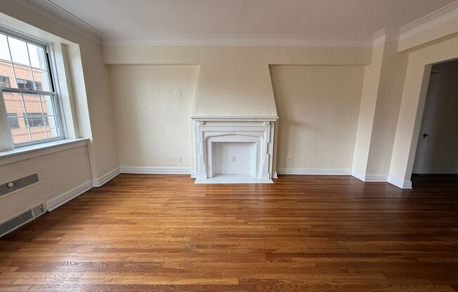 2 beds, 2 baths, 1,303 sqft, $2,400, Unit New King Edward  201