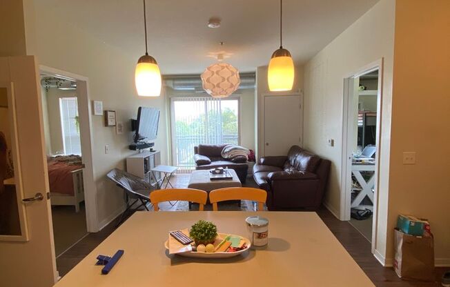 2 beds, 2 baths, 860 sqft, $2,150, Unit 513 - Updated