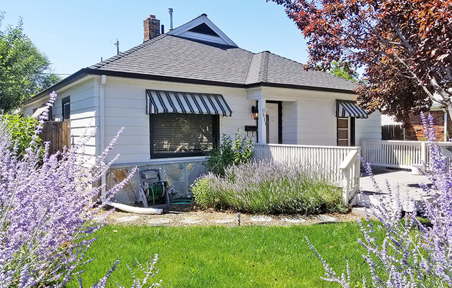 1611 S Longmont Ave -  **Move-In Special: No Rent Till October 2024!**