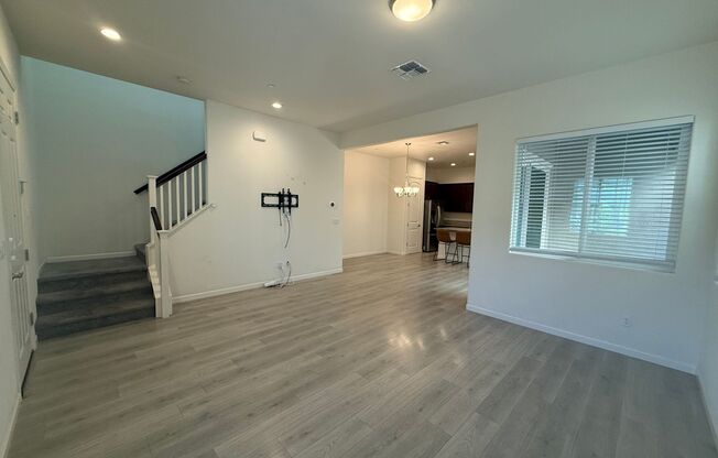 Spacious 3 bed 2.5 bath available in North Natomas!