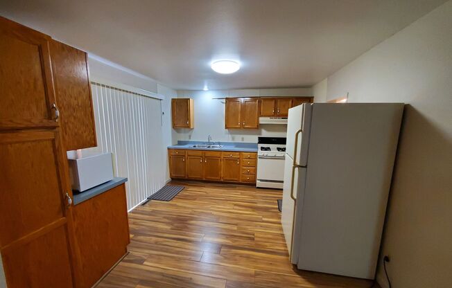 1 bed, 1.5 baths, $859