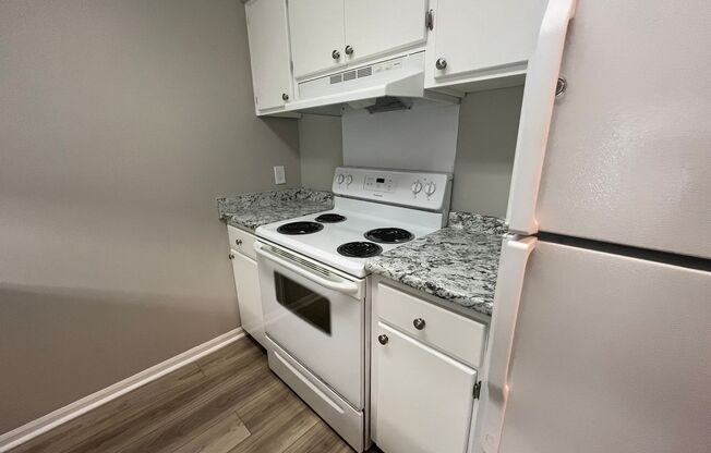 2 beds, 1 bath, 760 sqft, $1,150, Unit 24 SM