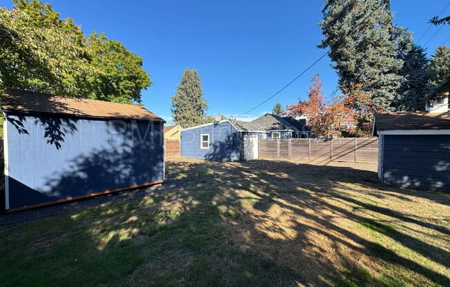 2 beds, 1 bath, 904 sqft, $2,190