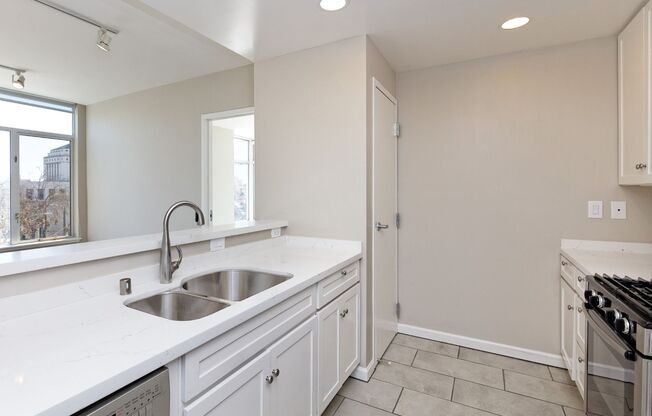 2 beds, 2 baths, 920 sqft, $3,095, Unit 303