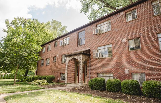 Clifton Woods Apartments
