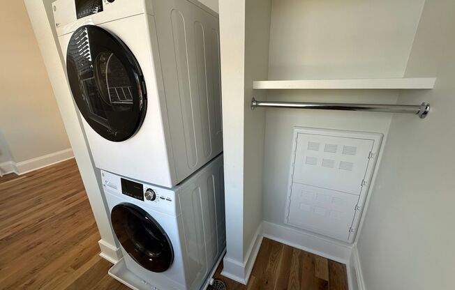 1 bed, 1 bath, 569 sqft, $1,110, Unit 210 - 402 AMI