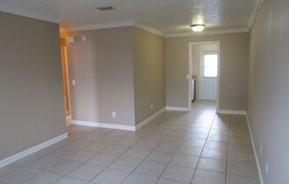 2 beds, 1 bath, 800 sqft, $995