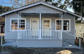 Cozy 2-Bedroom Duplex with Vintage Charm & Modern Comfort in Mobile