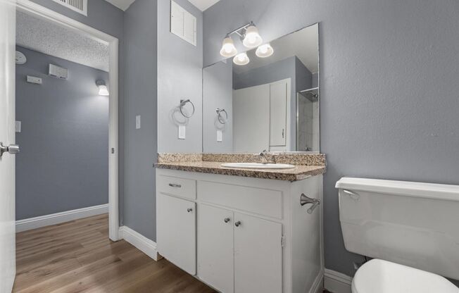 2 beds, 1 bath, 792 sqft, $1,350, Unit 711C5