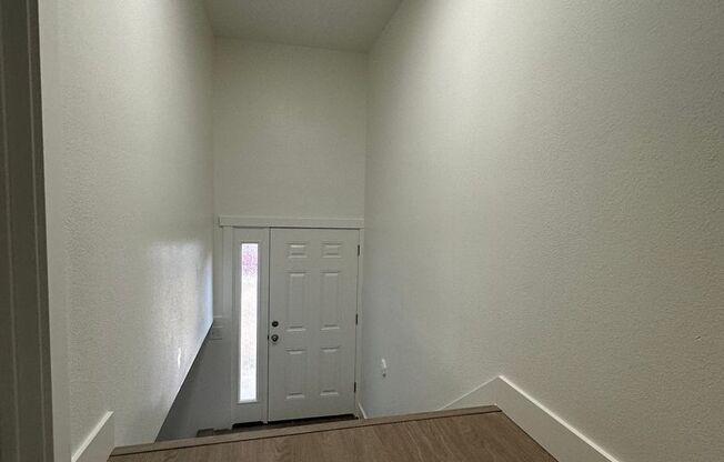 2 beds, 1 bath, $1,300