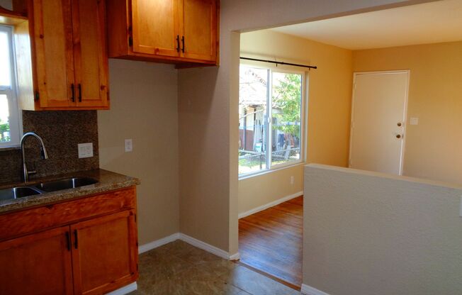 2 beds, 1 bath, $2,350