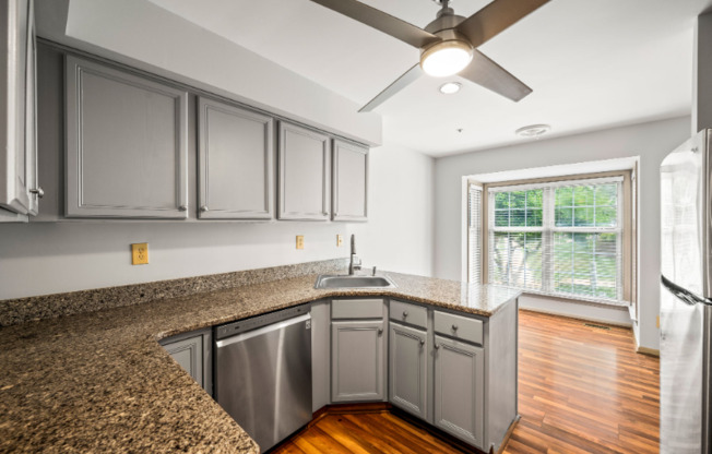 445 HARTFORD SQ