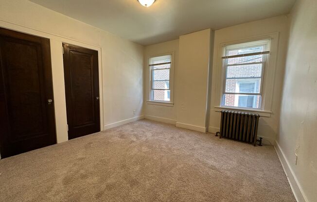 1 bed, 1 bath, $1,010, Unit 235 1/2