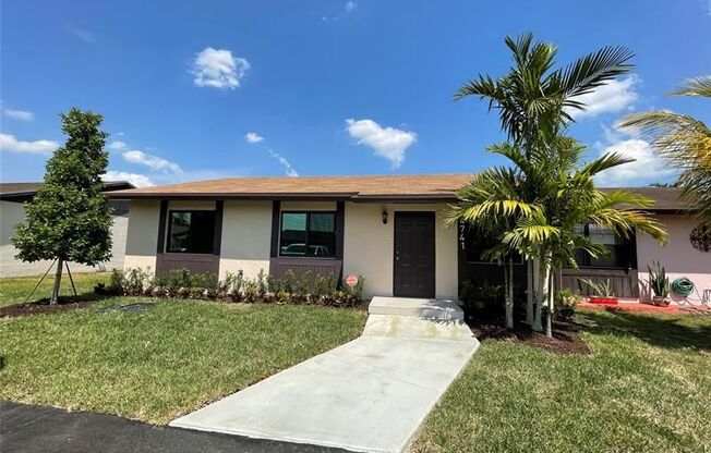 4741 SW 135 PL