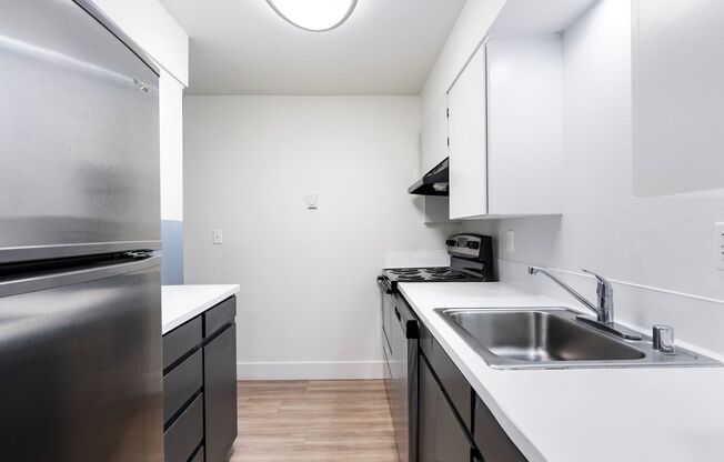 2 beds, 1 bath, 825 sqft, $1,395, Unit 51