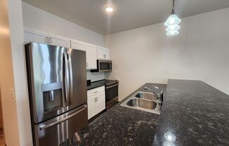 1 bed, 1.5 baths, $1,500, Unit 304