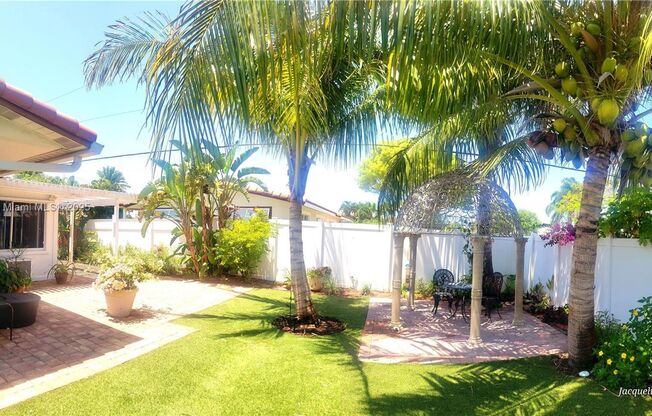 2241 NE 38TH ST LIGHTHOUSE POINT, FL 33064