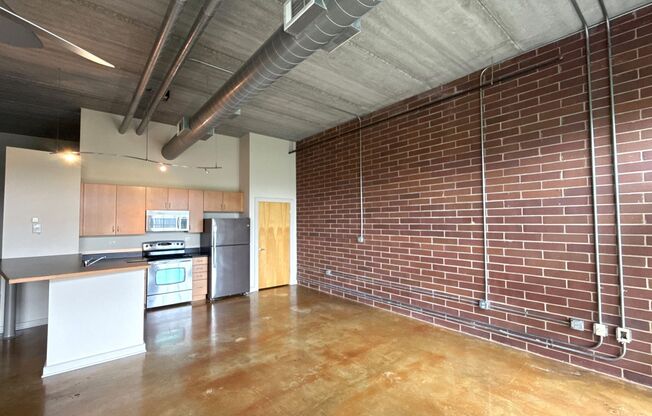 Studio Unit in 626 N Graham Street community