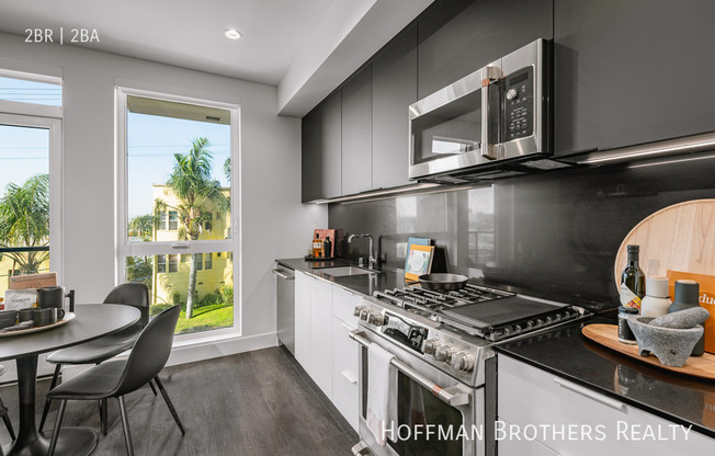 200 N TOLUCA ST