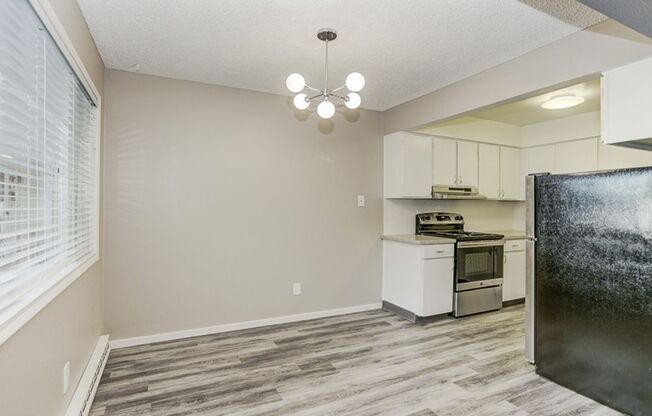 Off SE Belmont: Mid-Century 2Bdr w/ Parking Ready Late November!