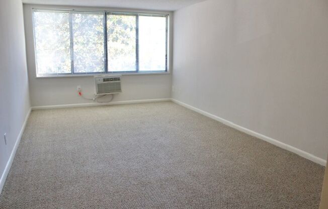1 bed, 1 bath, 695 sqft, $2,150, Unit 0515