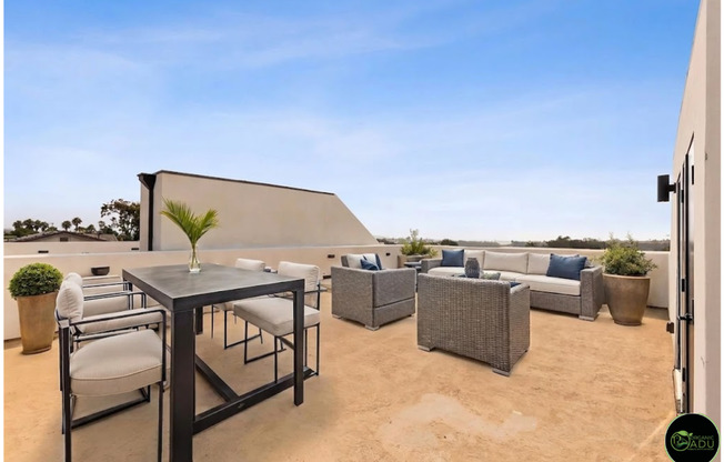 Gorgeous, Spacious Two Bedroom Apartment!