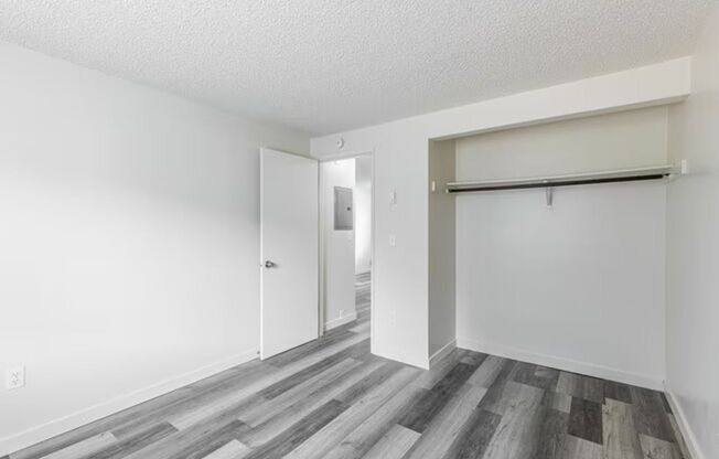 Charbern Apts - In The Heart of Milwaukie Oregon