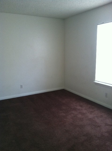 2 beds, 2 baths, $975, Unit # B 6