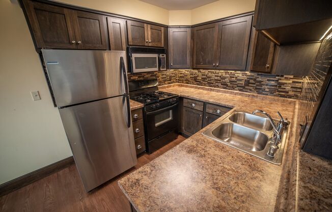 1 bed, 1 bath, 674 sqft, $1,480, Unit 211