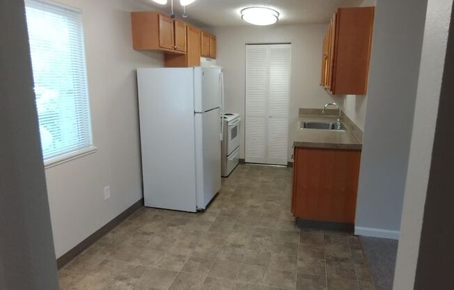 1 bed, 1 bath, 592 sqft, $1,275, Unit 023