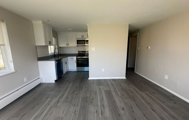Sunset Park Apartments – Newly Renovated 1 Bed/1 Bath Homes in Lakewood!