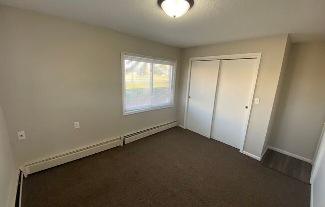 2 beds, 1 bath, 700 sqft, $695, Unit 1215 18th St #05